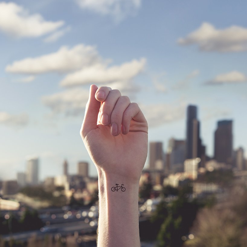 austin-tott-compares-tiny-tattoos-to-their-landscape-counterpart-designboom-06.jpg