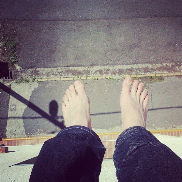 Láb lógatás, második emelt magasból.