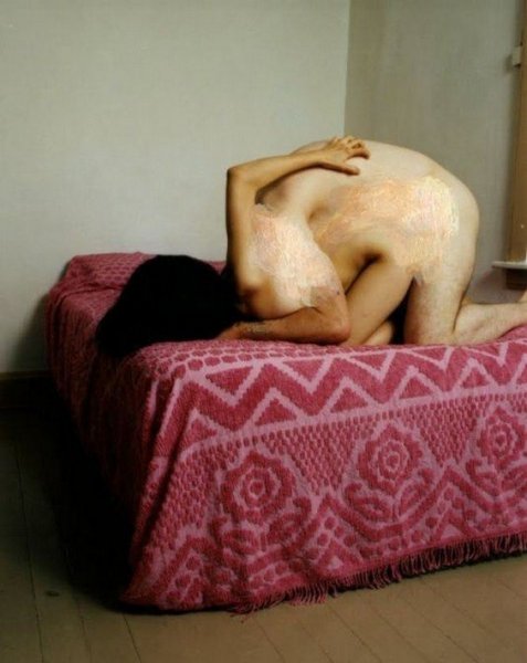 Rik-Garrett-photographs-Symbiosis-bed