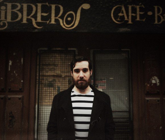 lady-mac-cartney-Frames-beard-580x492