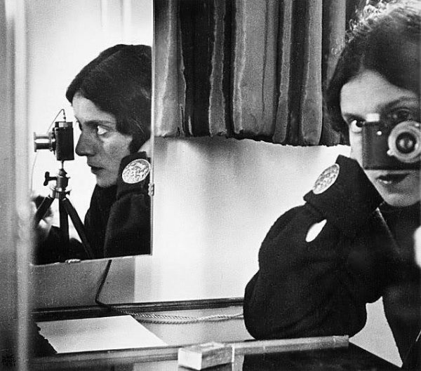  Ilse Bing, Self-Portrait