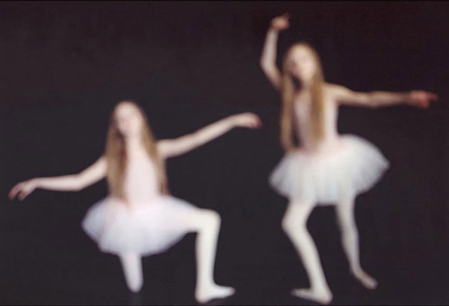 identical-twins-erna-hrefna-photography-iceland-ariko-inaoka-11